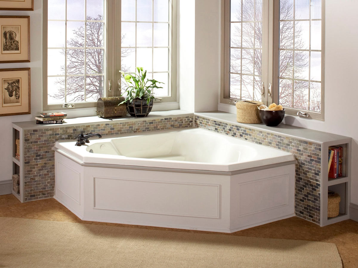 Bồn tắm Inax là một trong những thiết bị vệ sinh không thể thiếu