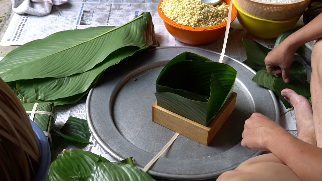 Gói bánh chưng bằng khuôn đơn giản dễ làm