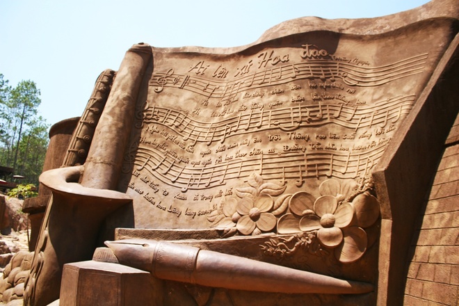 Đường Hầm Điêu Khắc Đà Lạt