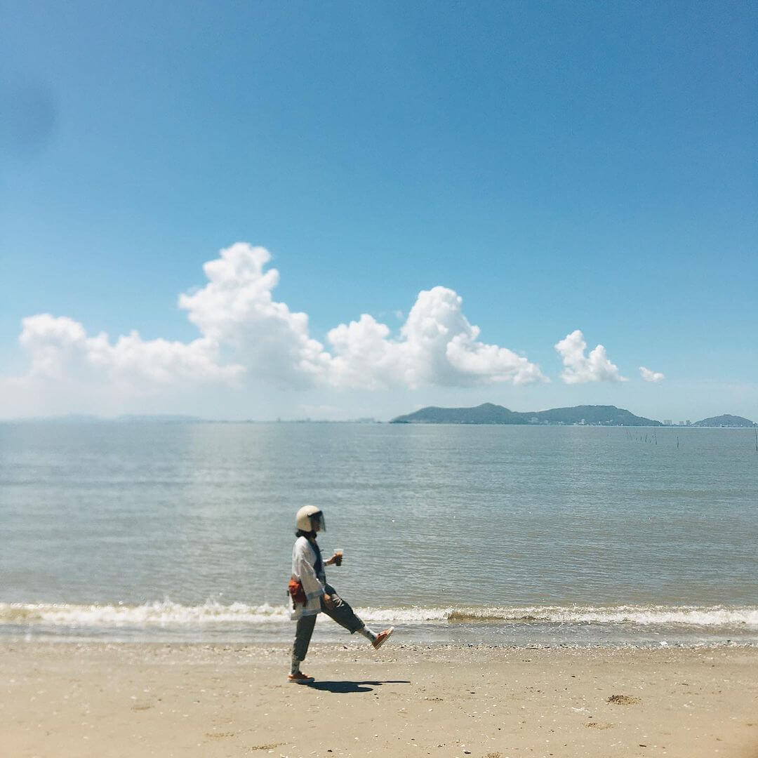 Chụp ảnh với bãi biển Cần Giờ