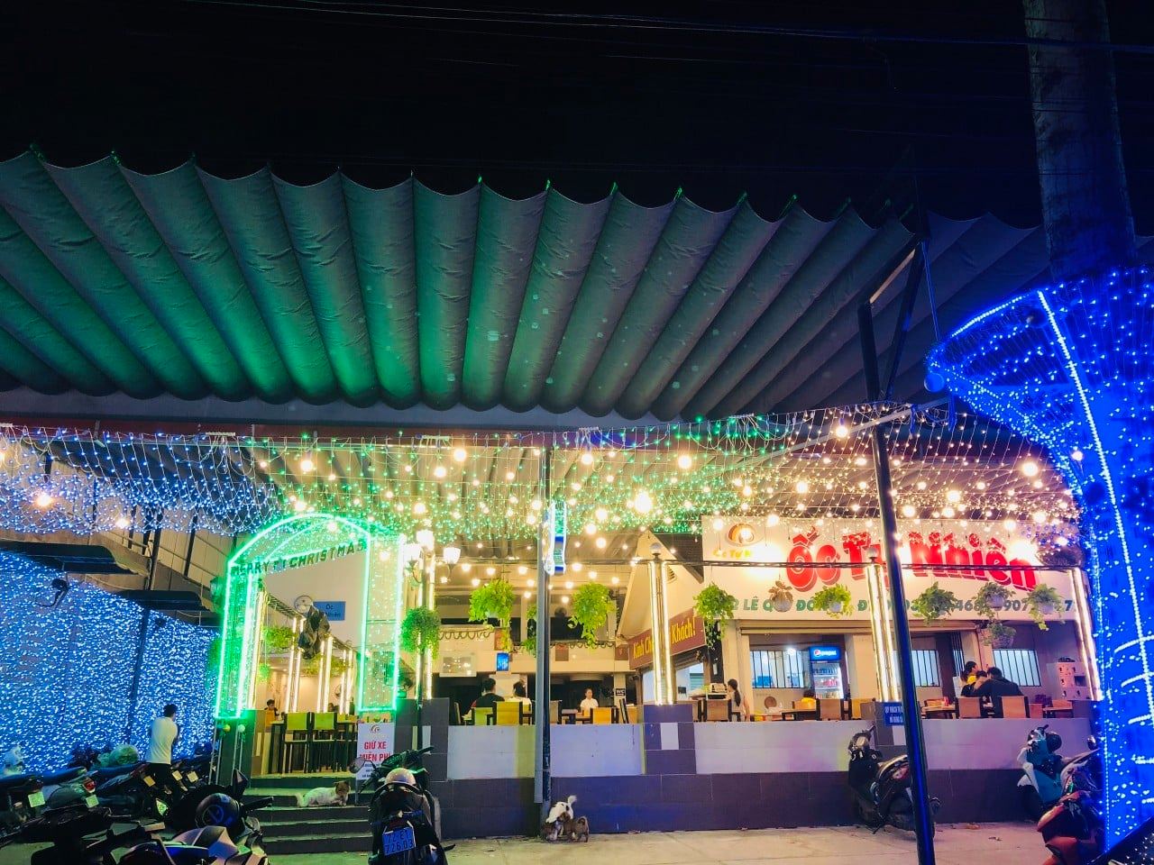 Ốc Tự Nhiên là quán ốc có địa chỉ gần biển 