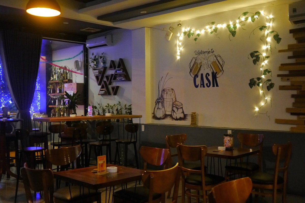 Không gian nhẹ nhàng tại quán Cask Bar - Craft Beer & Cocktails