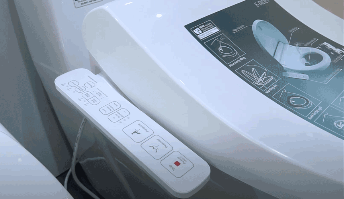 Nắp bàn cầu rửa điện tử thông minh INAX - CW-H18VN