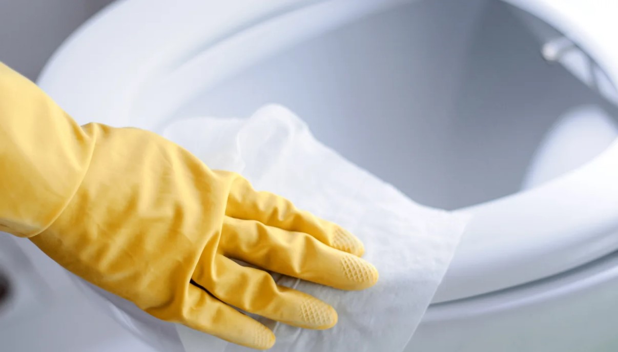 Các cách xử lý nắp bồn cầu bị ố vàng/ bị đen hiệu quả nhất