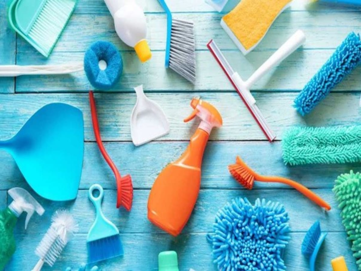 Các dụng cụ cần chuẩn bị để vệ sinh bồn cầu thông minh