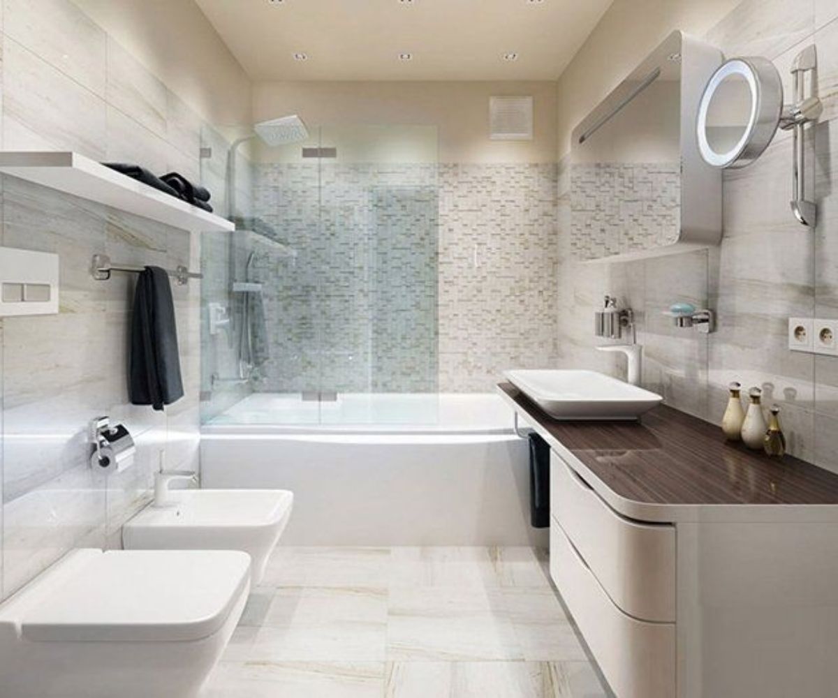 Bồn tắm trong phòng tắm chung cư hiện đại