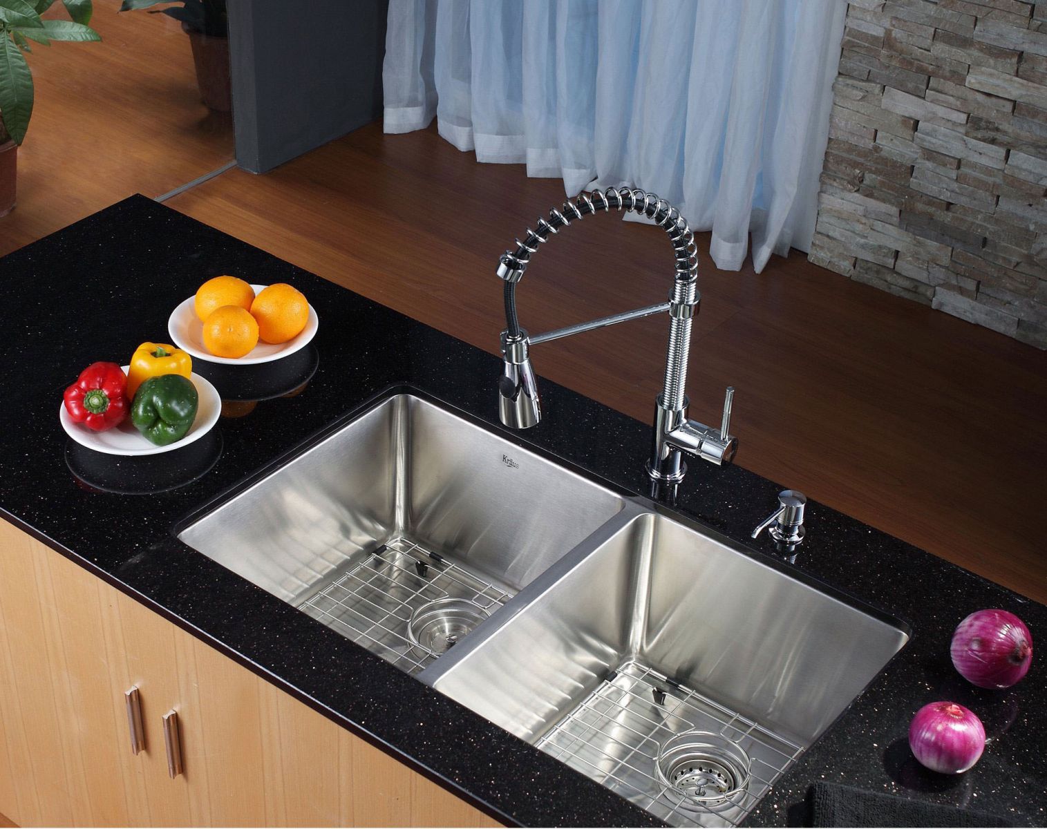 Nên chọn bồn rửa bát INAX có kích thước phù hợp 