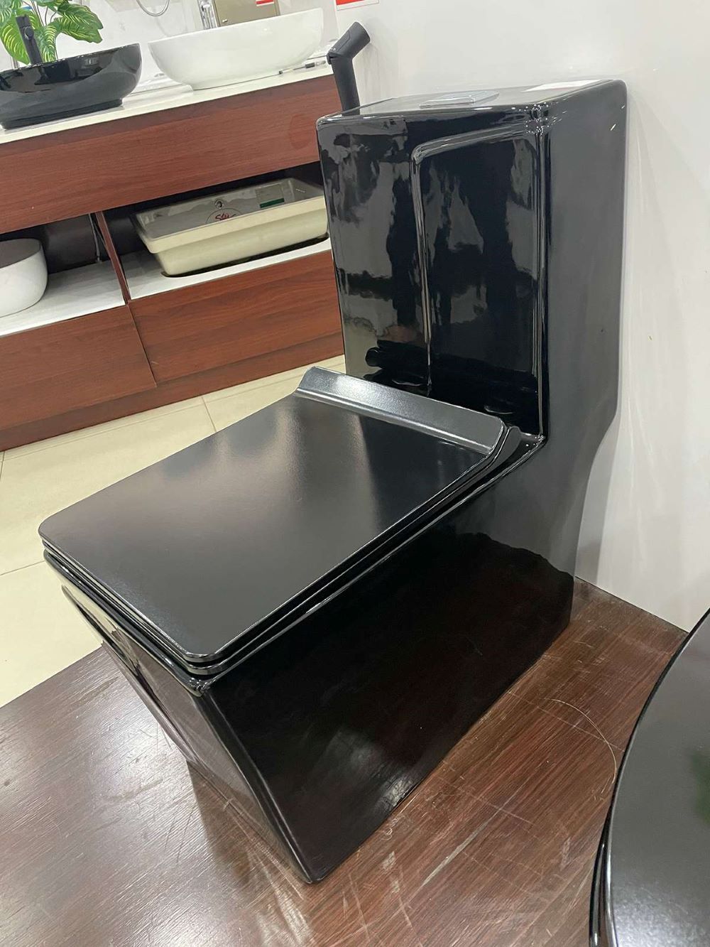 bồn cầu 1 khối Atmor AT295B