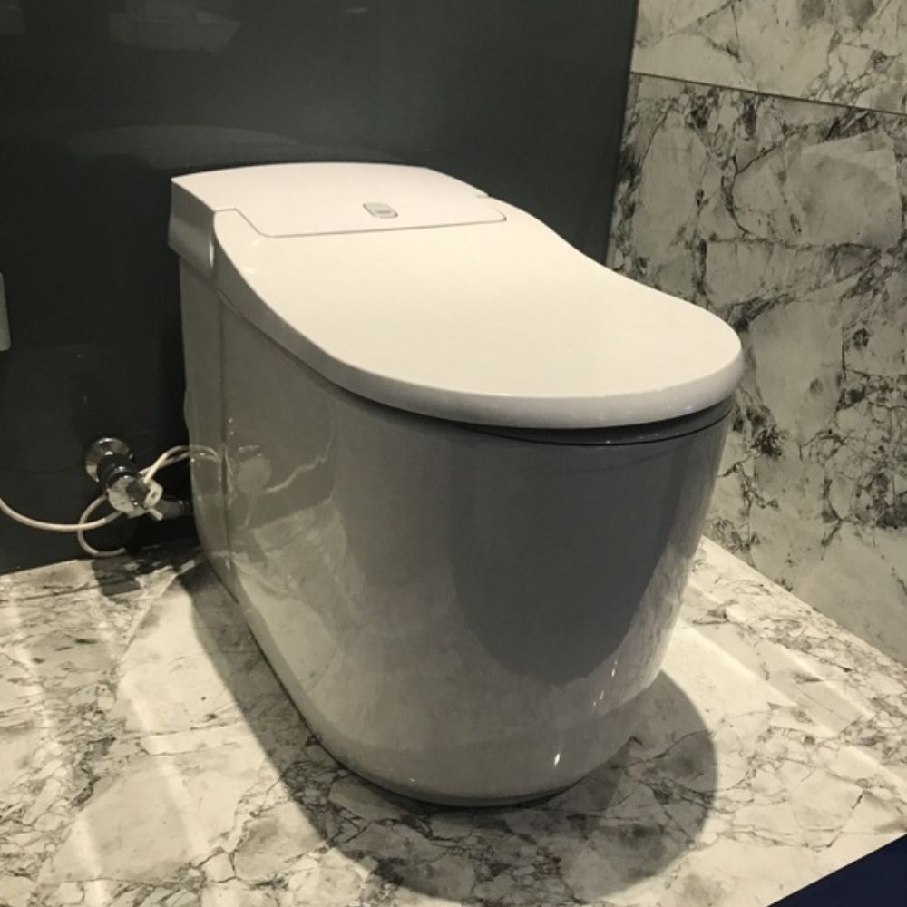 Bồn cầu Grohe đặt sàn điện tử Sensia Arena