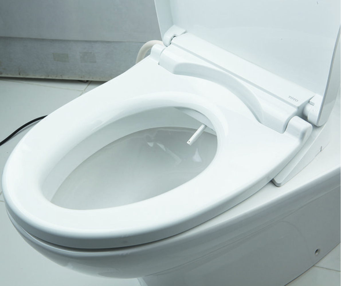 Bồn cầu nắp rửa cơ của TOTO hay còn được gọi là bồn cầu ECOWASHER