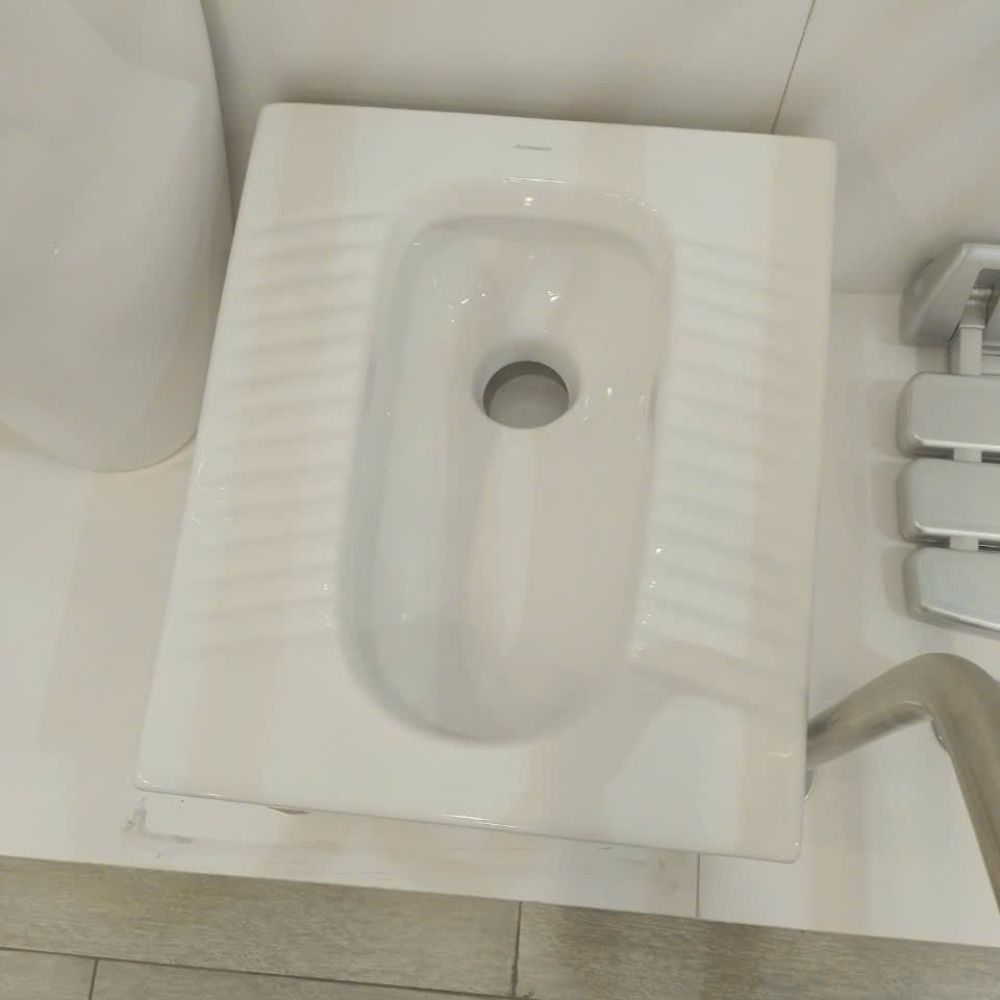 Bồn cầu xổm ATMOR AT5204S