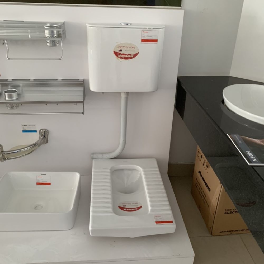 Bộ bồn cầu xổm kèm két nước xả nhấn ATMOR AT5204S+AT4406