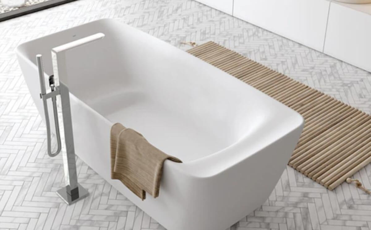 Bồn tắm thương hiệu TOTO kích cỡ 2m