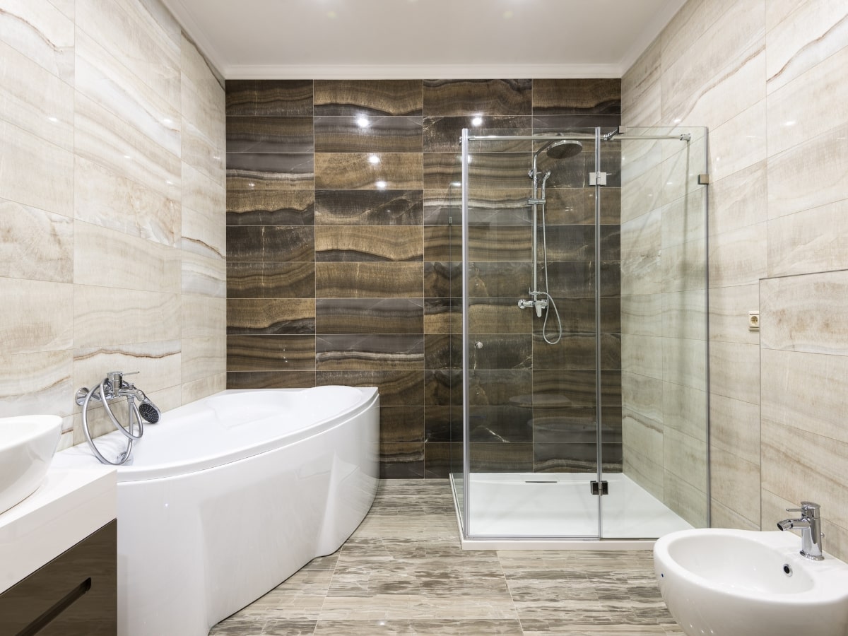 Bồn tắm 2m2 thường được bố trí trong những không gian rộng rãi, có diện tích lớn