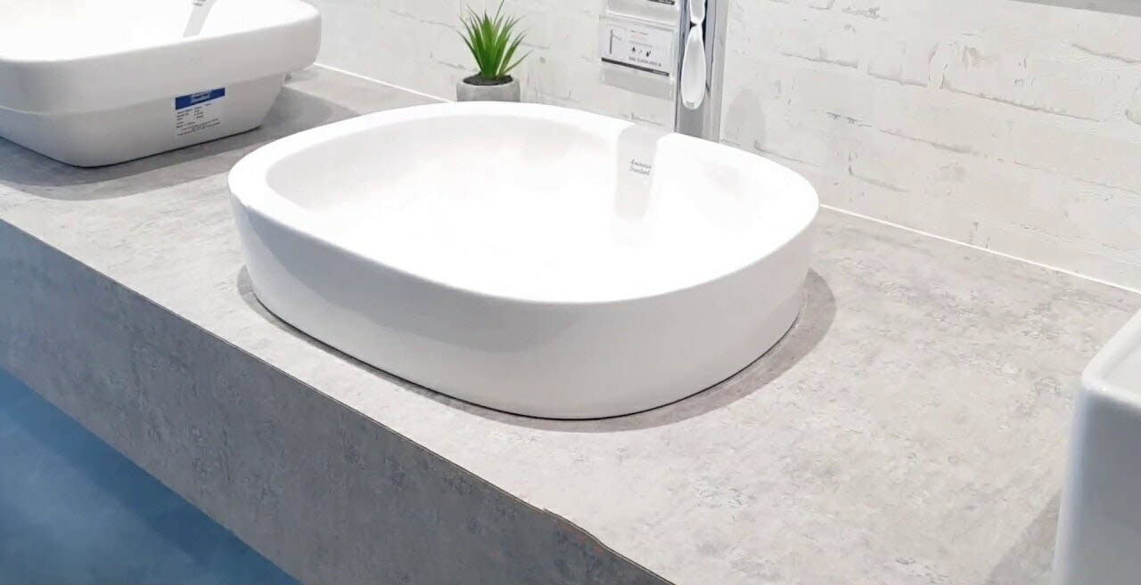 Hình ảnh thực tế lavabo đặt bàn American Standard trong không gian nhà tắm