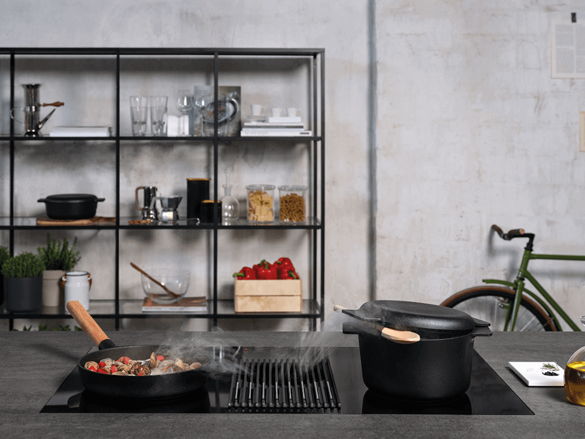 Cực kì hiện đại và tiện nghi nếu sỡ hữu bếp điện từ kết hợp máy hút mùi