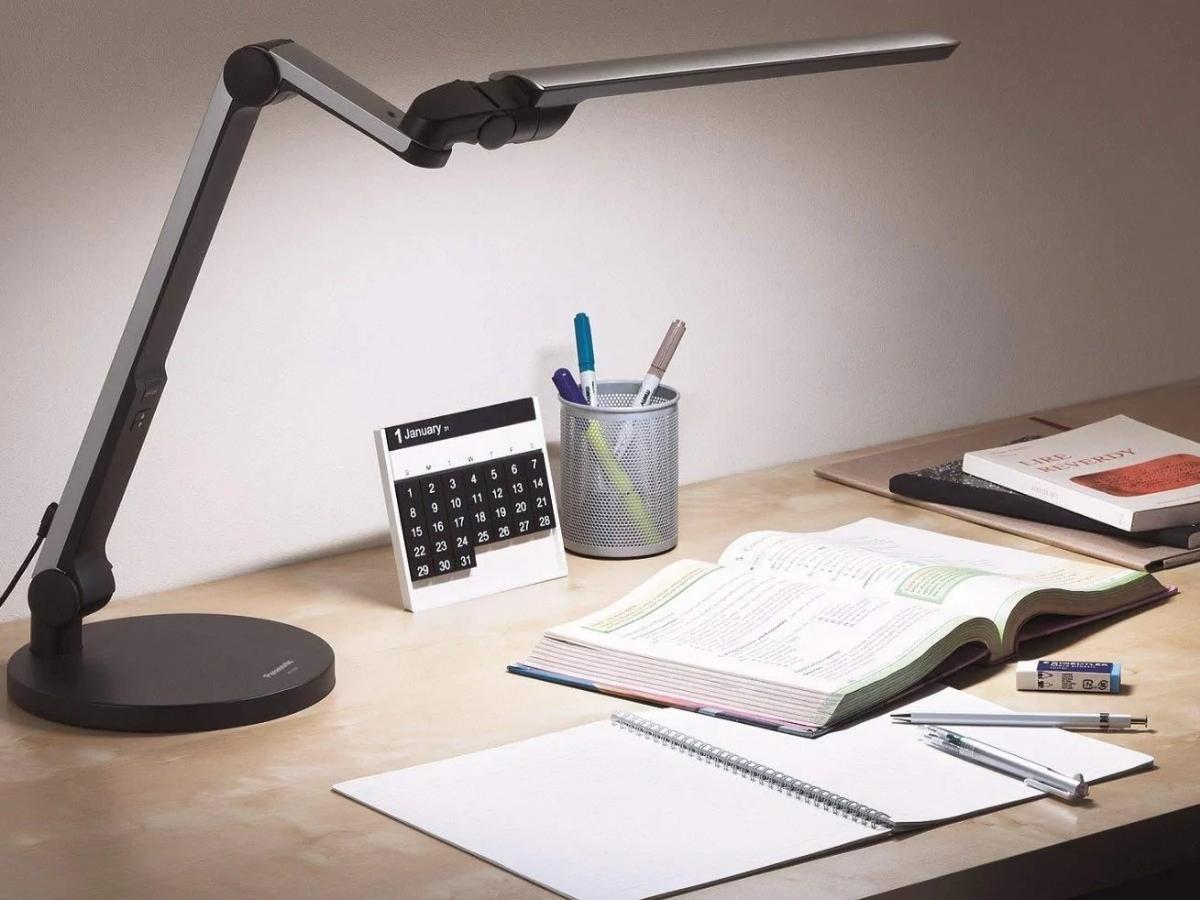 Đèn học để bàn Panasonic cũng đạt được lòng tin nhất định từ khách hàng bởi sở hữu nhiều ưu điểm cả về thiết kế lẫn công năng