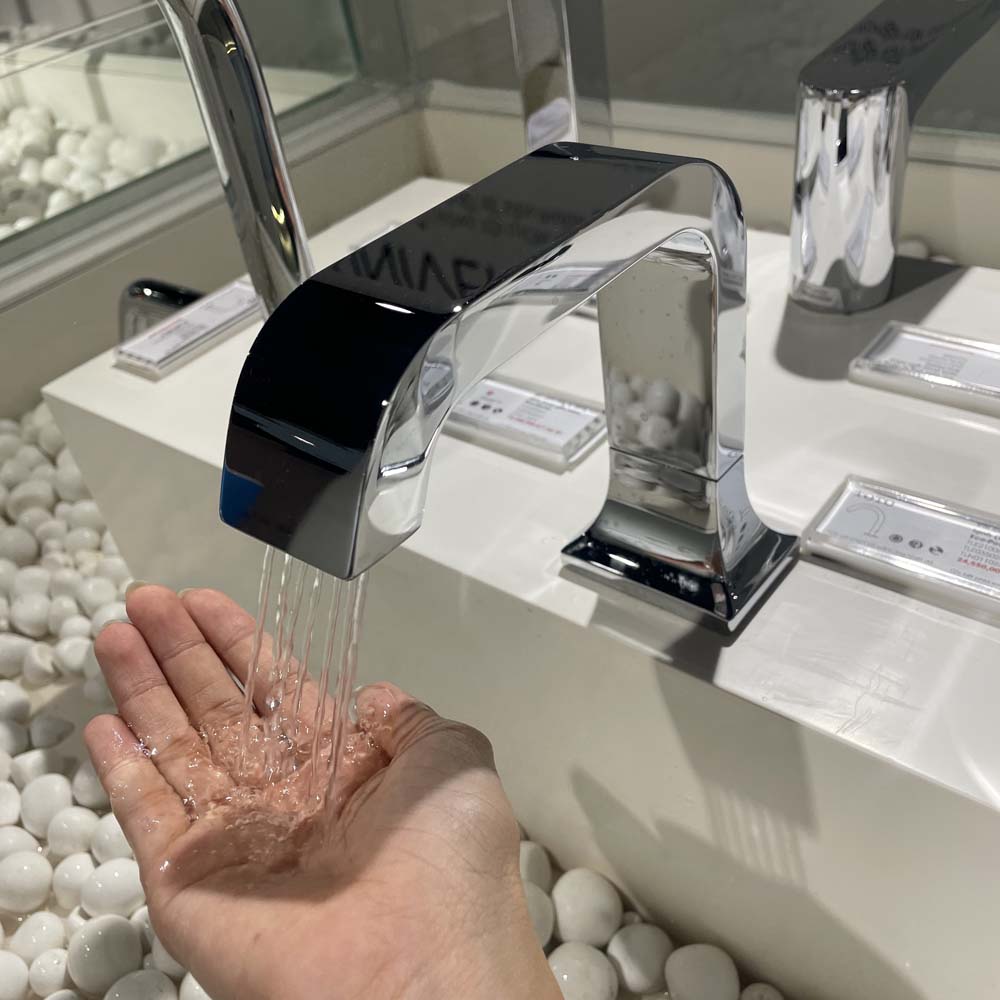 V&ograve;i chậu cảm ứng ứng dụng c&ocirc;ng nghệ cảm biến hồng ngoại tự động