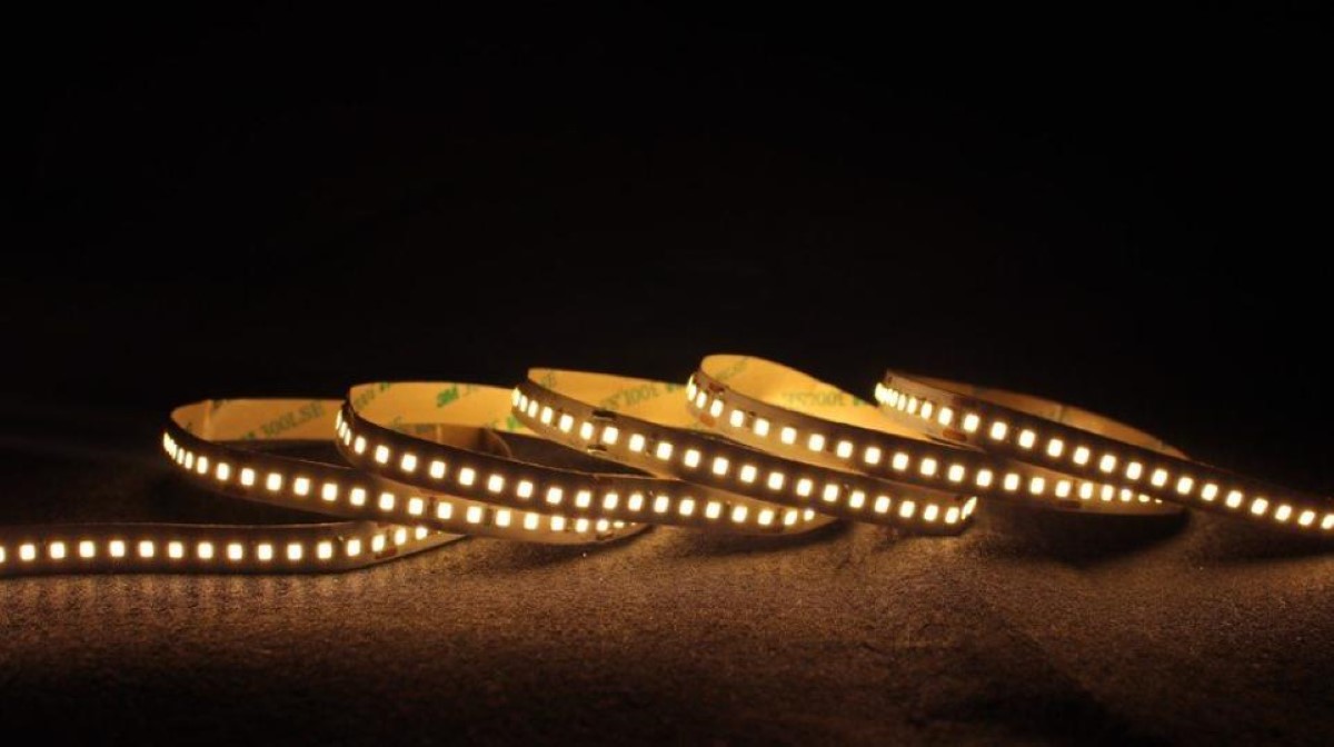 Giá đèn led dây ngoài trời hiện nay