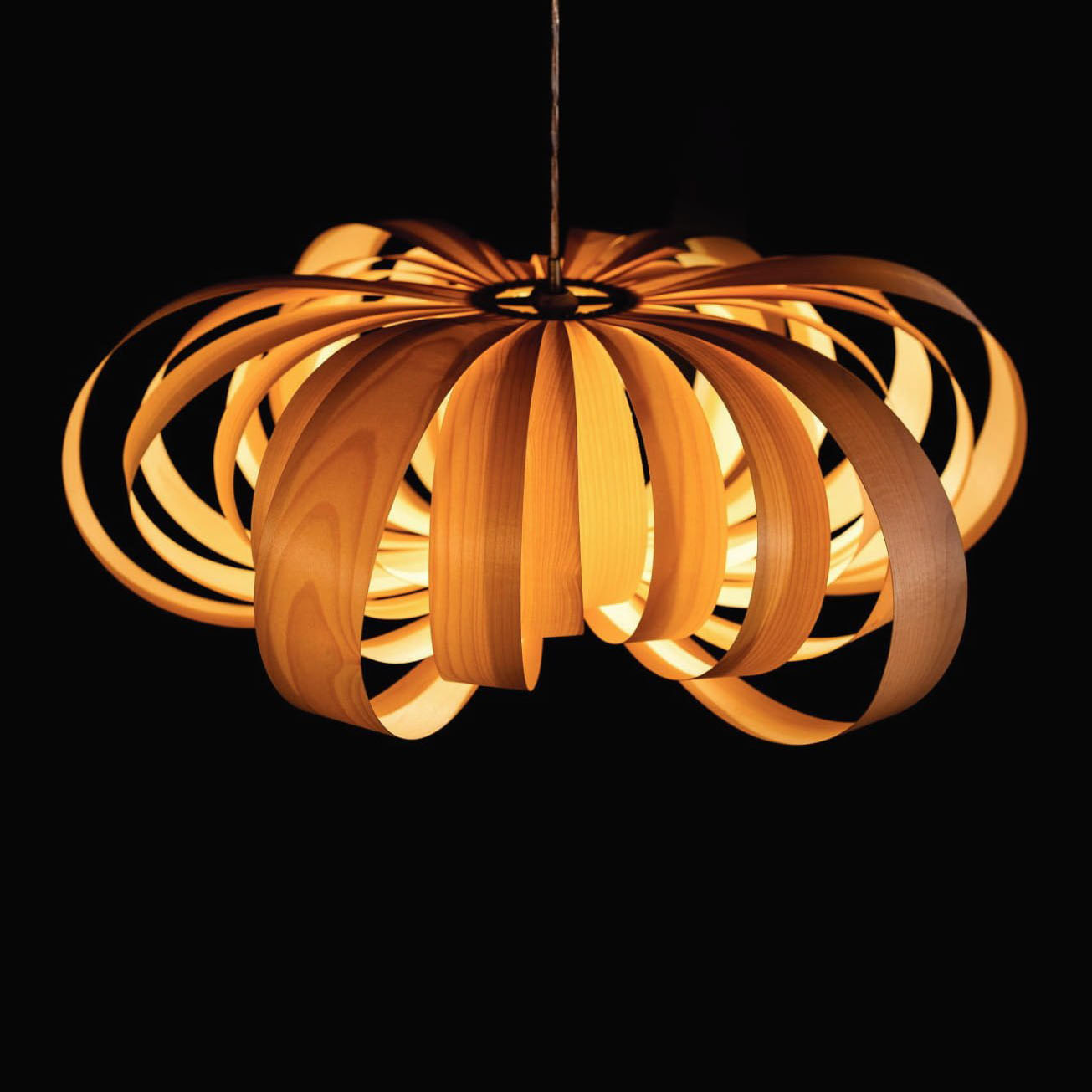 Đèn gỗ thả trần tiết kiệm điện năng hiệu quả cho gia đình