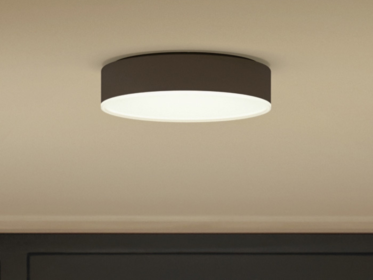 Về chất liệu, đèn LED ốp trần nổi Philips được cấu tạo từ nguyên liệu cao cấp đem đến độ bền ấn tượng, cùng khả năng chống nước, chịu nhiệt tốt