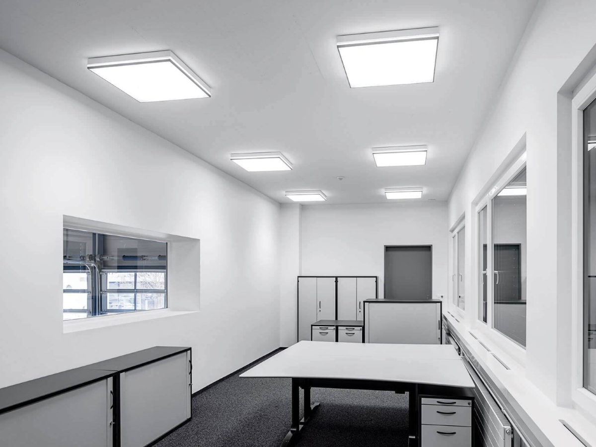 Đèn LED Panel vuông của Panasonic được ưa chuộng bởi vì khả năng tiết kiệm điện vượt trội, tính thẩm mỹ cao và đặc biệt là hiệu suất ánh sáng cao