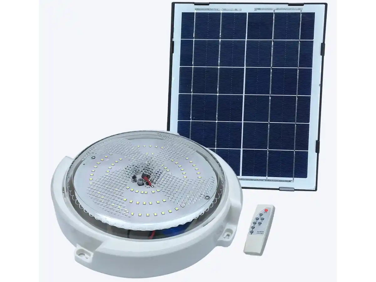 Đèn ốp trần năng lượng mặt trời được trang bị một tấm pin năng lượng mặt trời có khả năng tự sạc pin và tạo ra điện