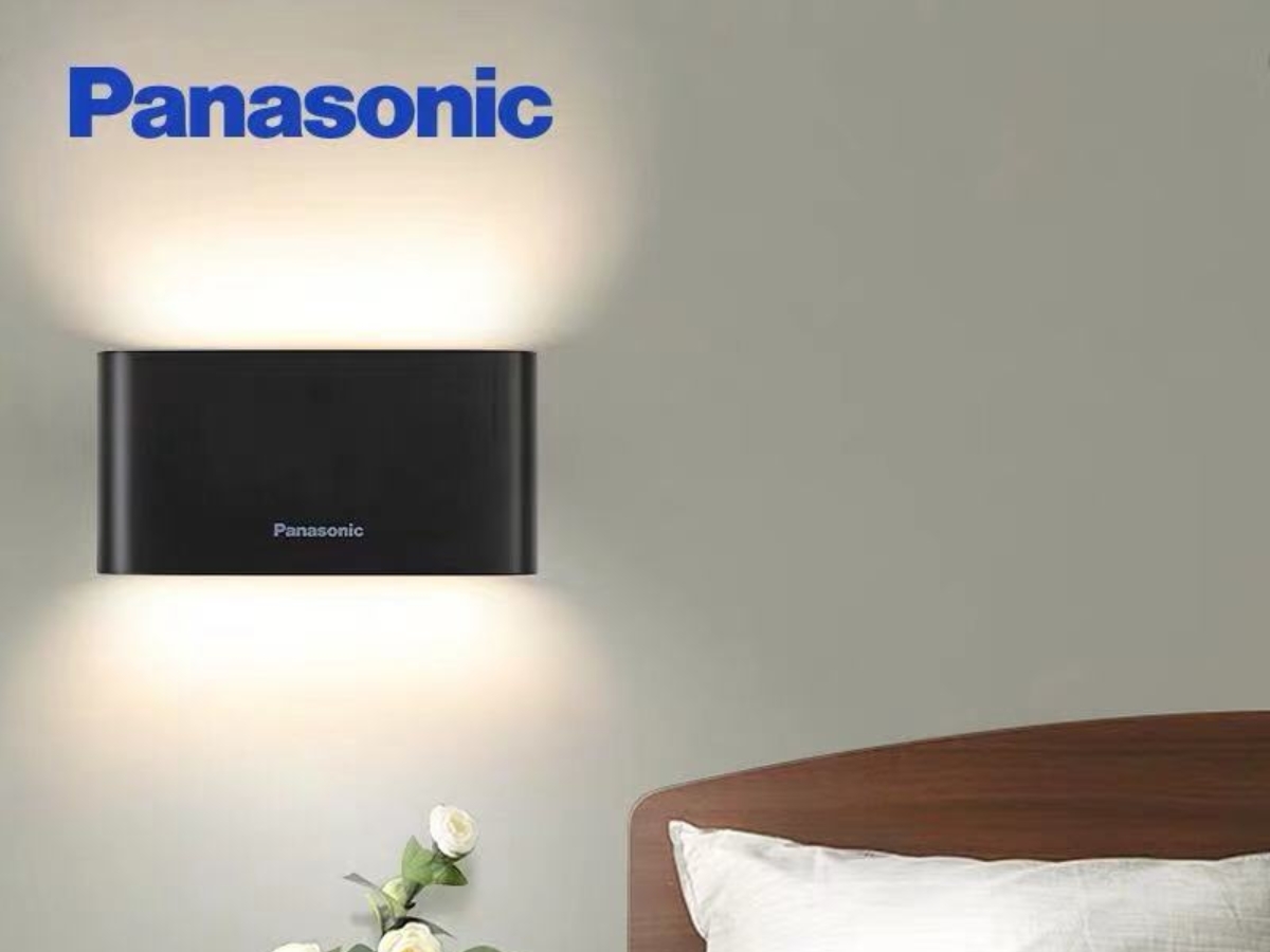 Ánh sáng của đèn ốp tường Panasonic thường không quá mạnh nhưng chúng có thể chiếu sáng vừa đủ các đồ vật trong bóng đêm