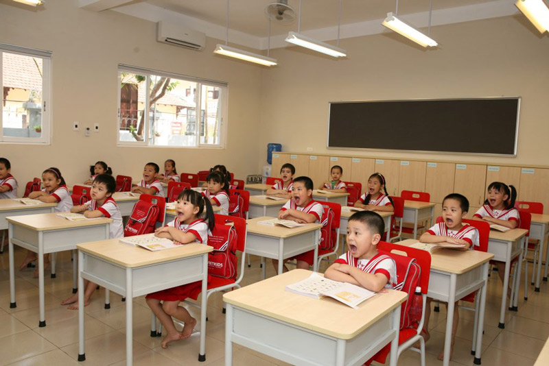 Đèn LED tuýp đôi T8 Nanoco 1.2m trang bị cho các văn phòng làm việc