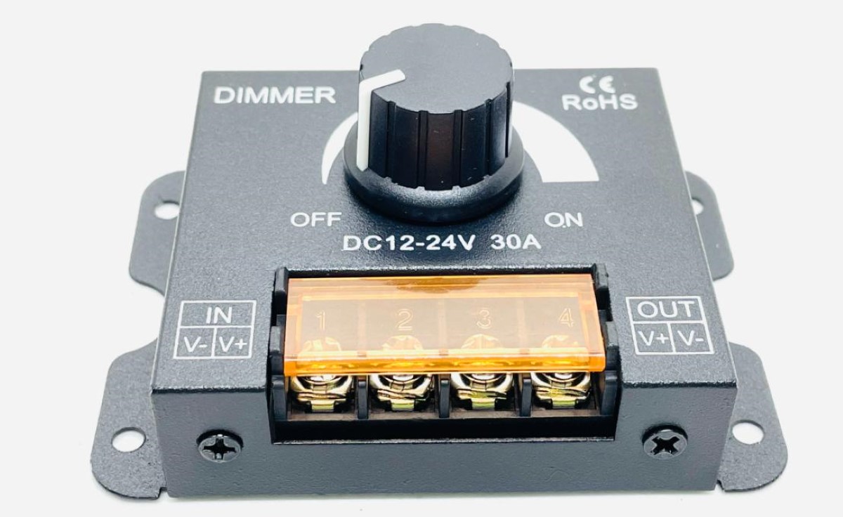 Dimmer hay bộ điều chỉnh ánh sáng có tác dụng thay đổi cường độ ánh sáng của đèn