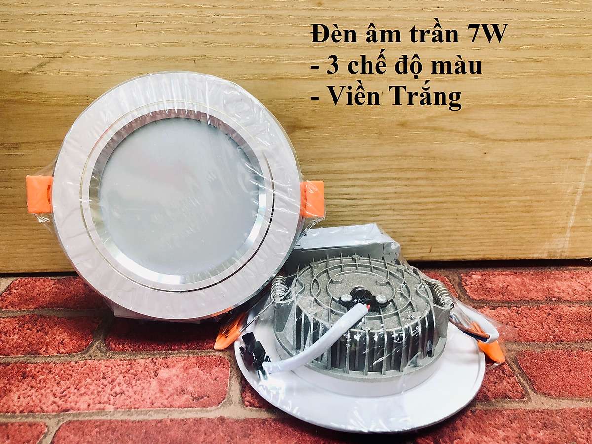 Đèn led âm trần có nguồn sáng ổn định, tiết kiệm được, sử dụng được lâu.