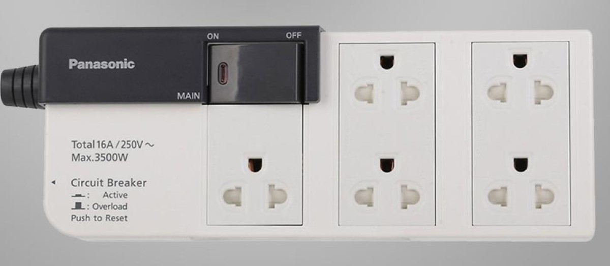 Mẫu ổ cắm đa năng từ thương hiệu Panasonic