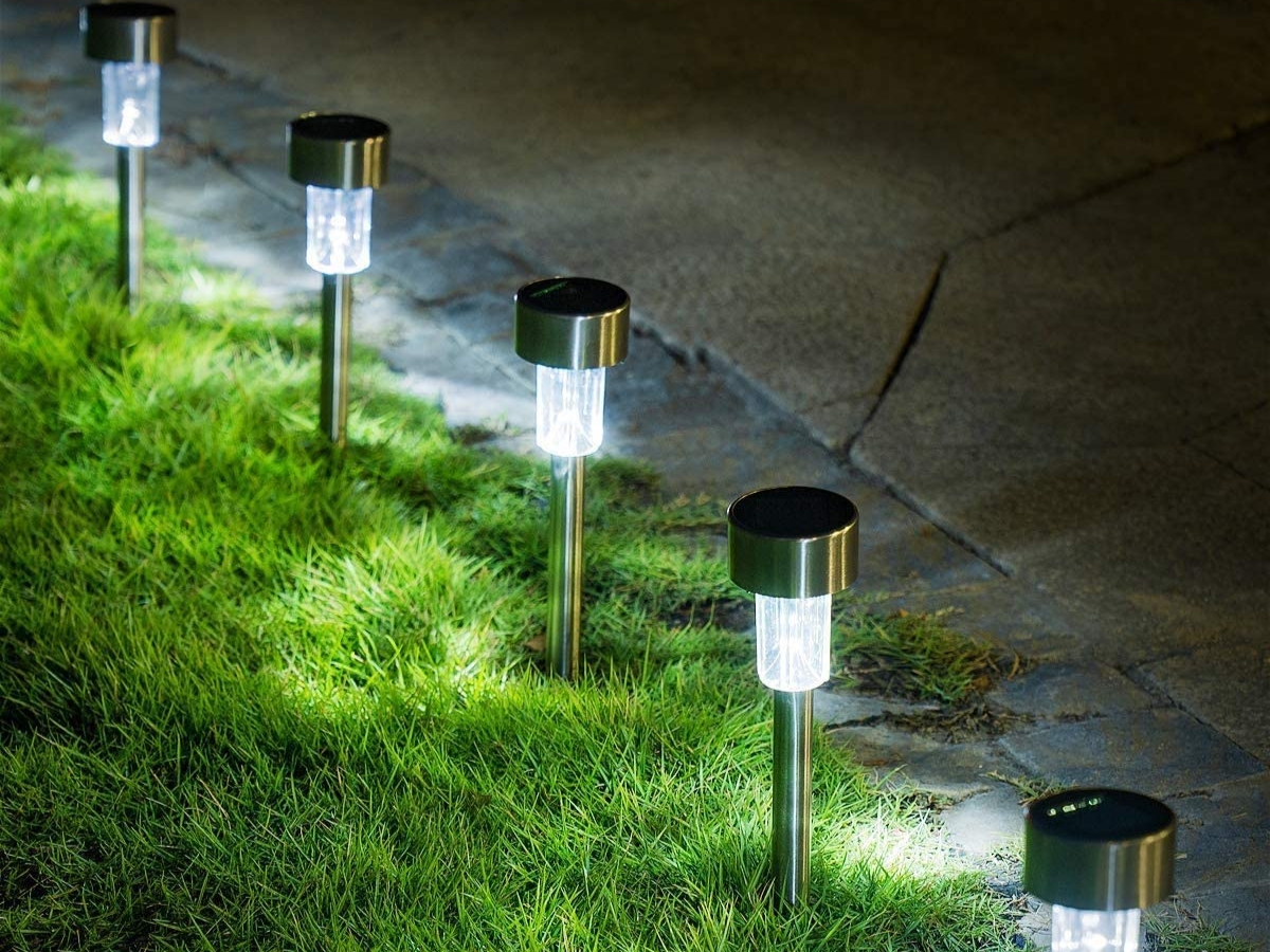 Với những không gian sang trọng như biệt thự, resort, khách sạn, việc sử dụng trụ đèn sân vườn gần như là nhu cầu thiết yếu