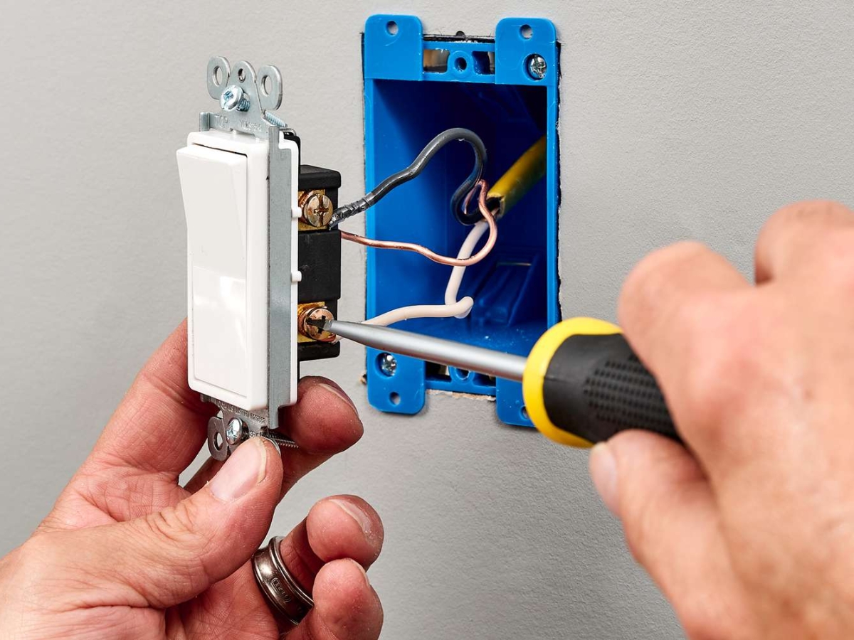 Công tắc đảo chiều Panasonic có thể sử dụng tại phòng khách, phòng ngủ, phòng ăn, ban công…