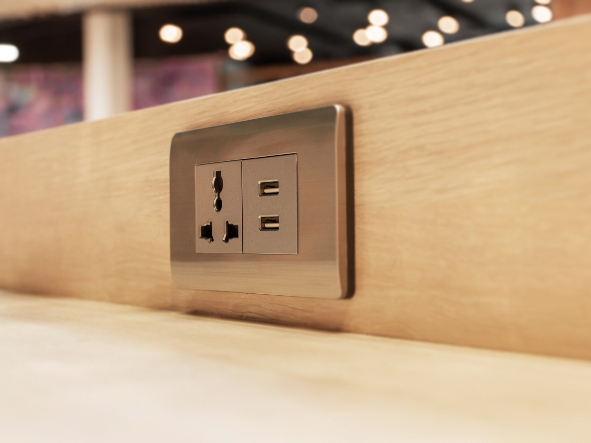 Khu vực nhà bếp luôn đòi hỏi lắp đặt số lượng ổ cắm âm tường nhiều hơn những không gian sinh hoạt khác trong gia đình