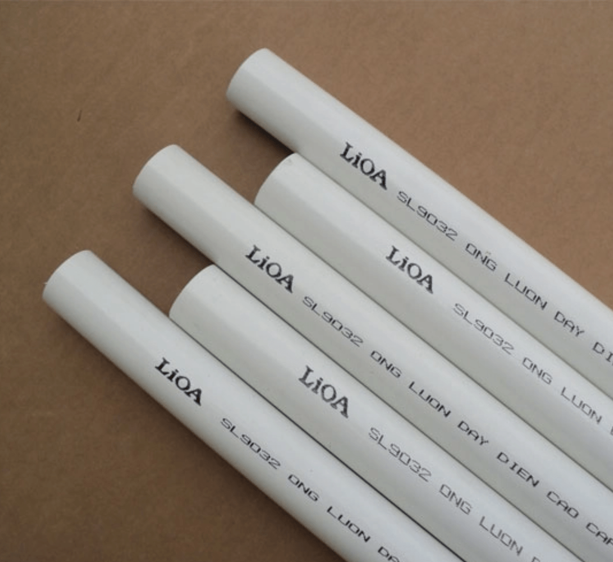 Tính cách điện tốt của ống điện D20