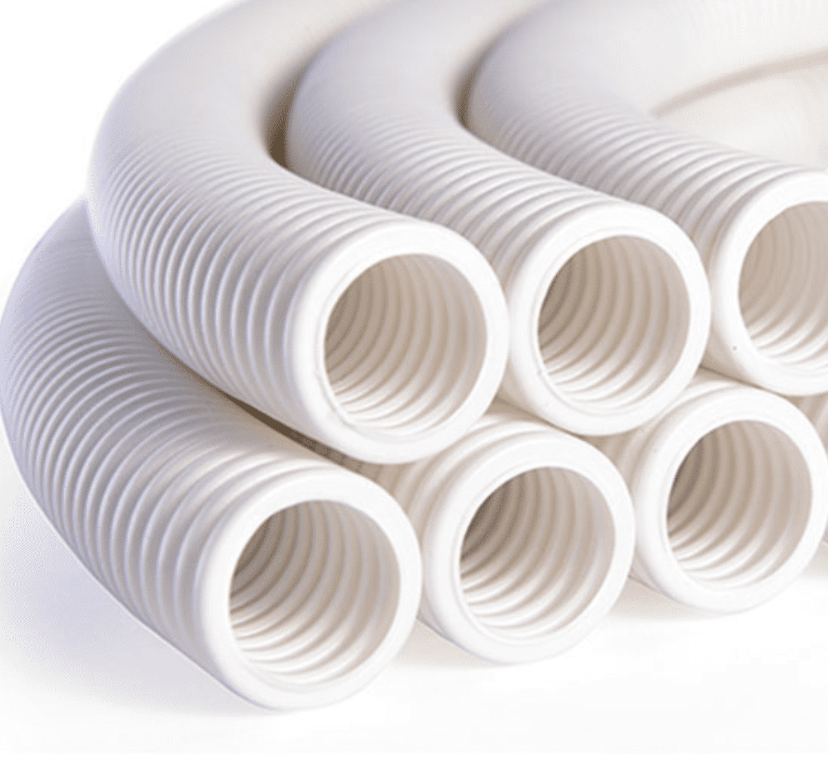 Khả năng cách điện tốt giữa hệ thống dây và môi trường ngoài