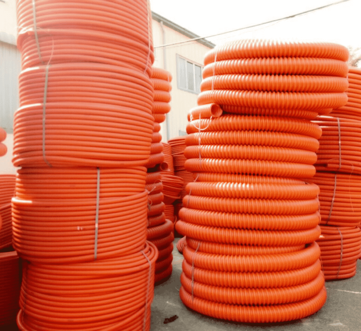 Ống ruột gà HDPE có ưu điểm là tính đàn hồi tốt