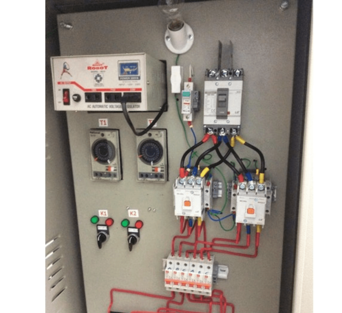 Tủ điện chiếu sáng Timer có thể cài đặt 3 khoảng thời gian tiện lợi