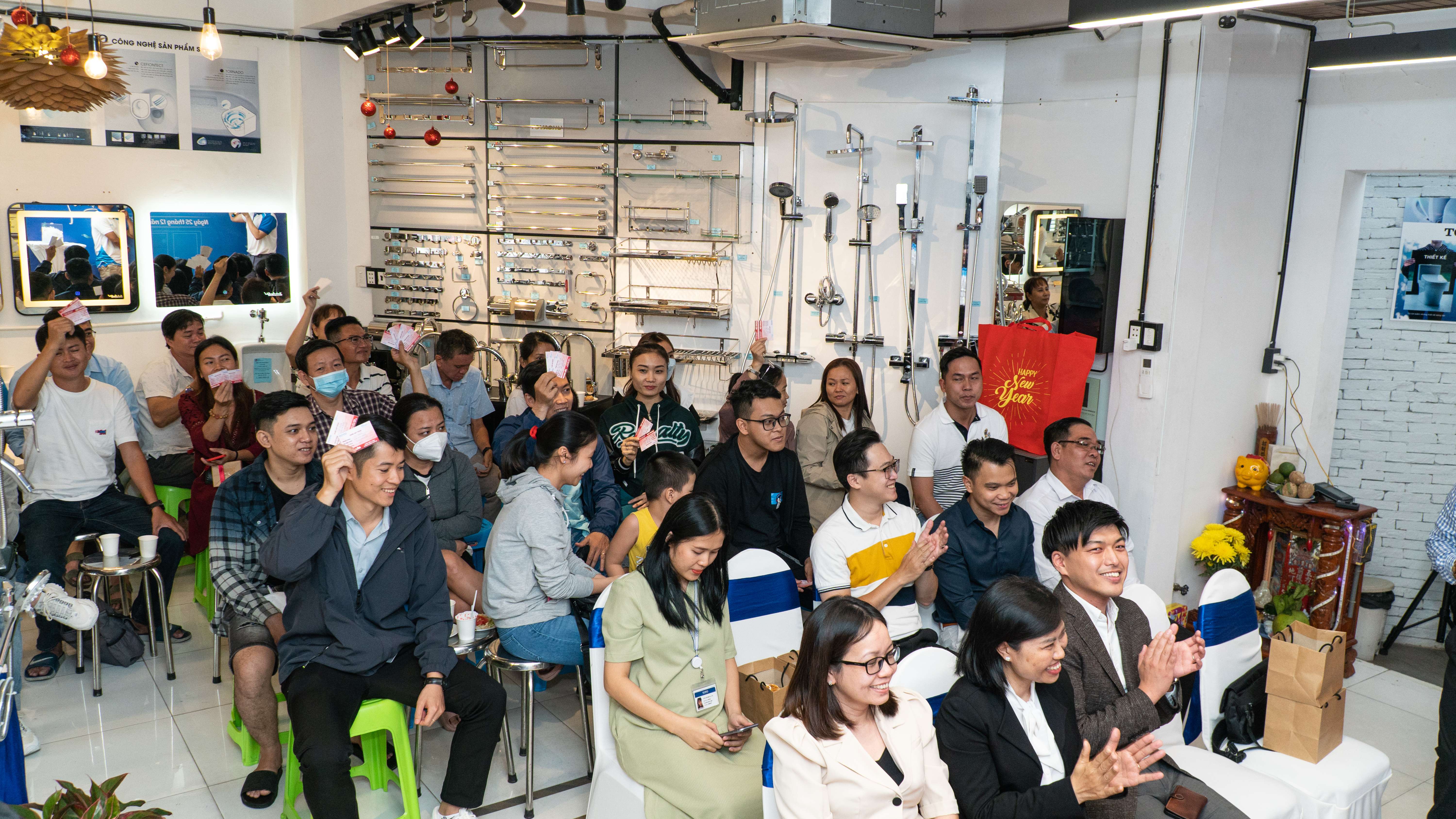 Cảm ơn sự tham dự của quý khách hàng đến sự kiện "Mua TOTO trúng lớn" tại Nội thất HITA