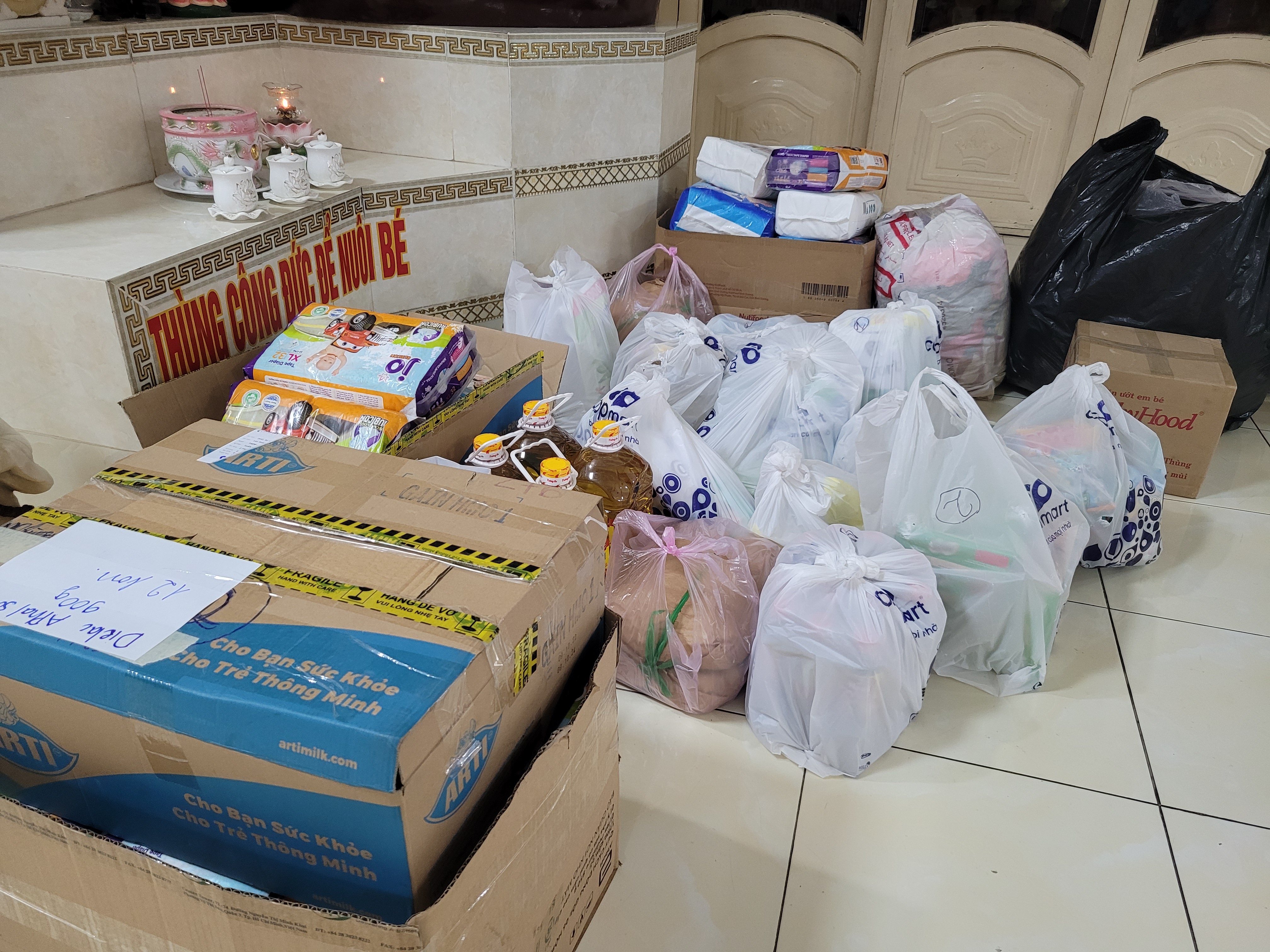 Một số nhu yếu phẩm mà HITA đã chuẩn bị để quyên góp cho Mái Ấm Phúc Lâm