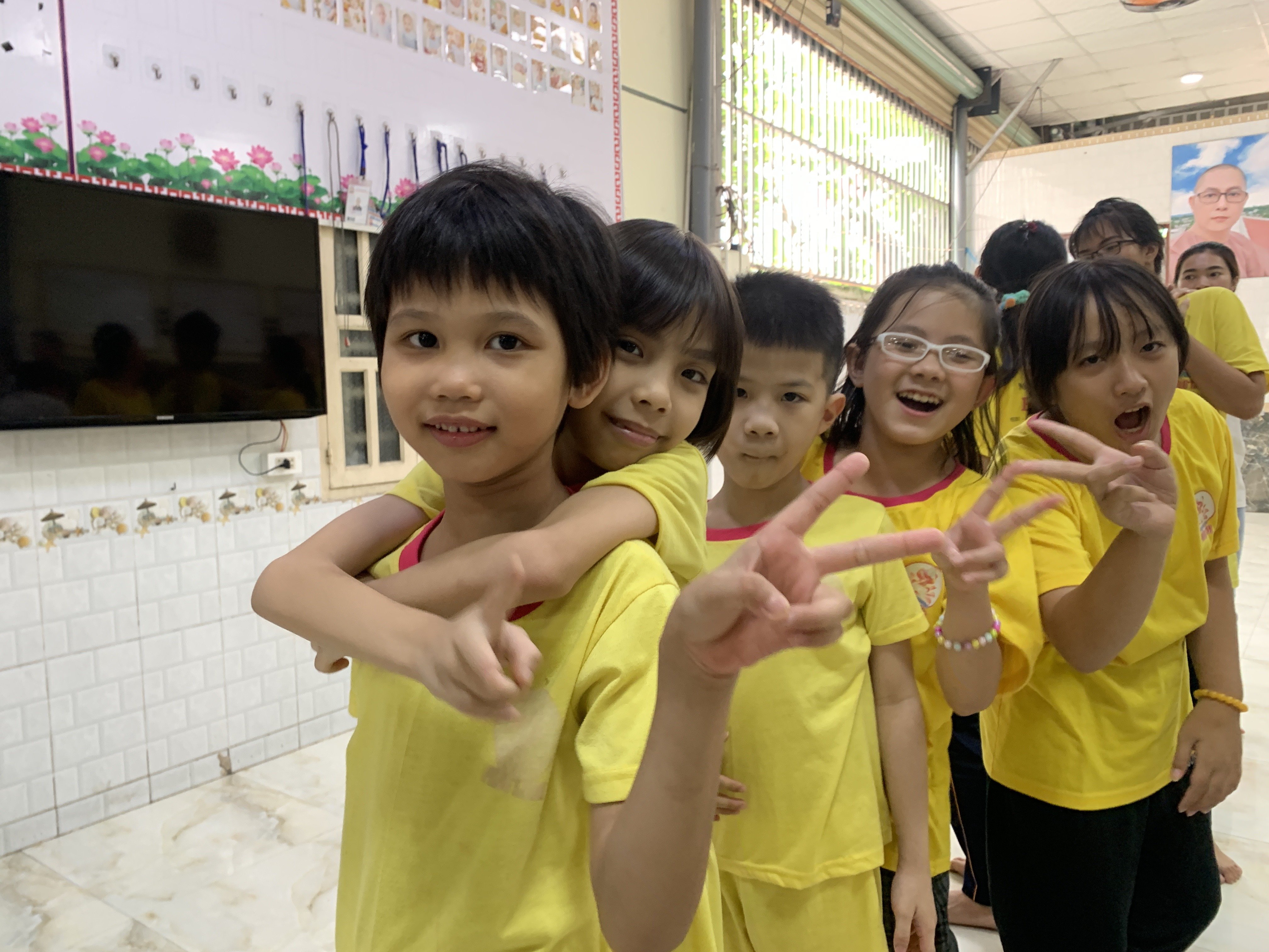 Cùng vui vẻ tạo dáng trước ống kính