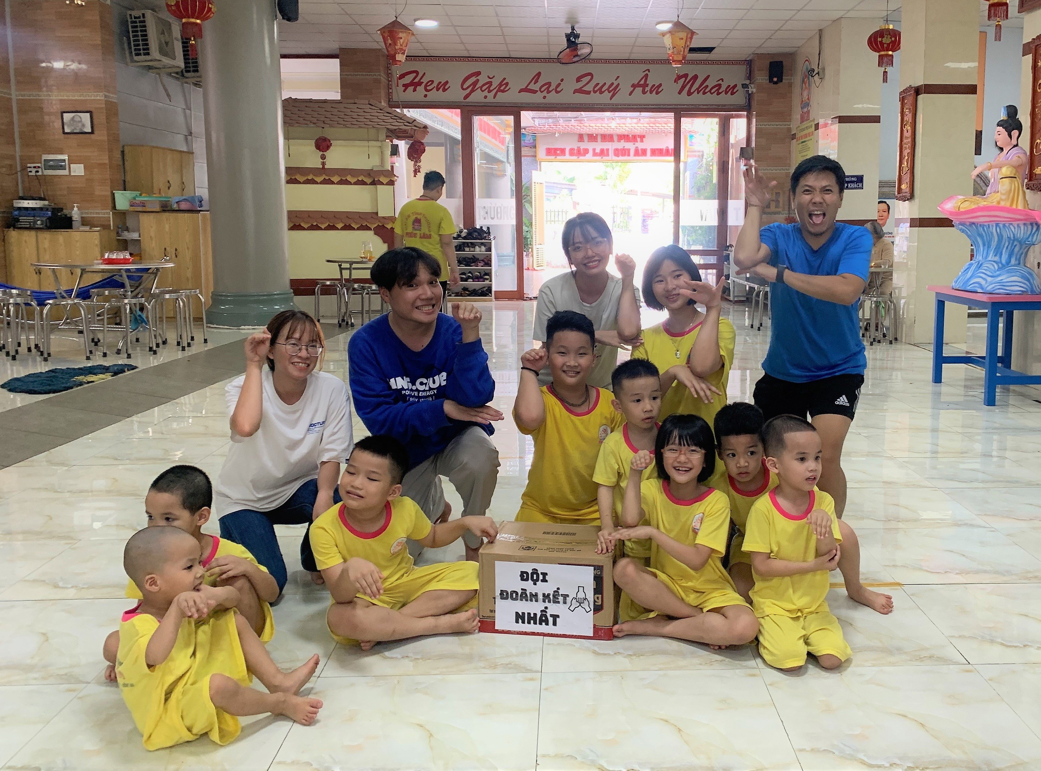 Những phần quà hấp dẫn dành tặng đến các em sau hoạt động vui chơi