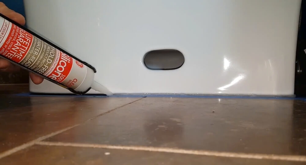 Gia cố bồn cầu bằng keo trám