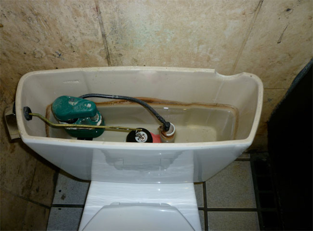 Bộ xả nước bồn cầu bị hỏng