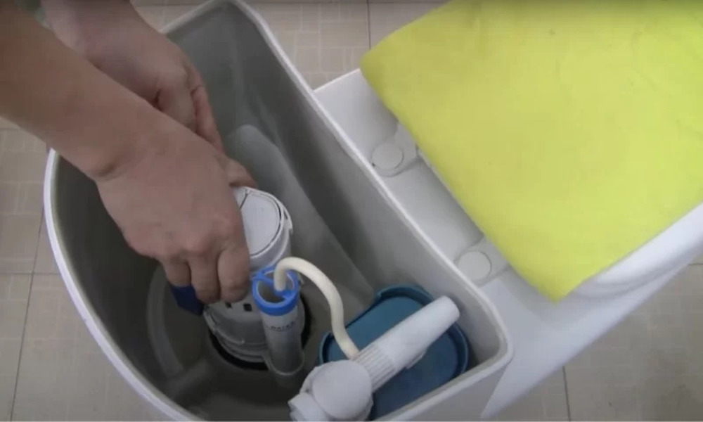 Sửa chữa hệ thống cấp nước nếu nước của bồn cầu