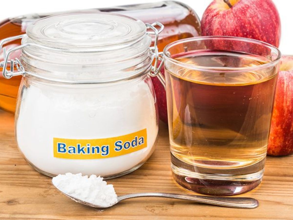 Th&ocirc;ng tắc bồn rửa mặt lavabo bằng baking soda v&agrave; giấm ăn 1