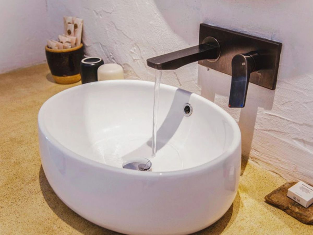 Những điểm kh&aacute;c biệt giữa lavabo đặt b&agrave;n v&agrave; lavabo &acirc;m b&agrave;n 6
