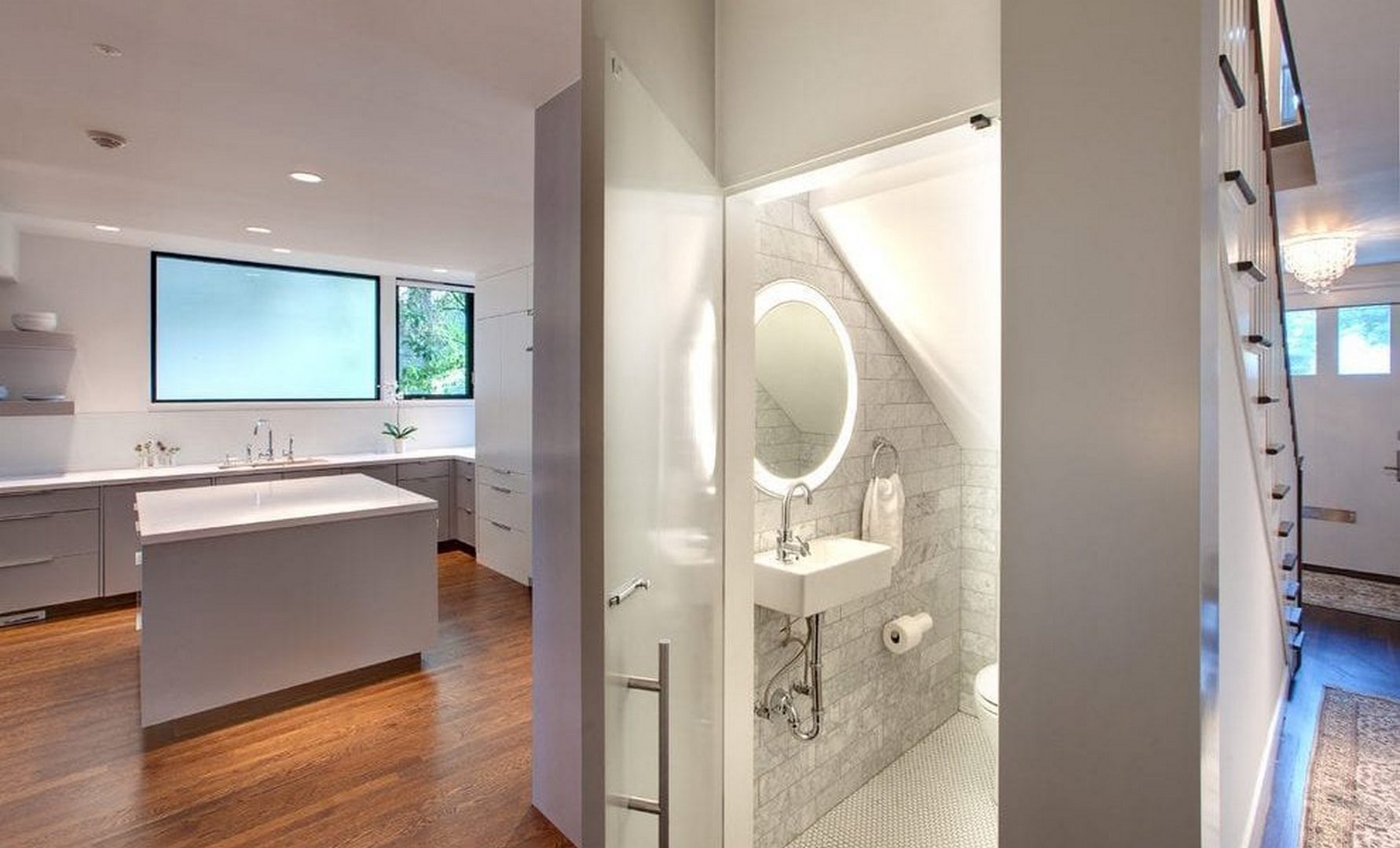 Kích thước nhà vệ sinh tiêu chuẩn cho gầm cầu thang