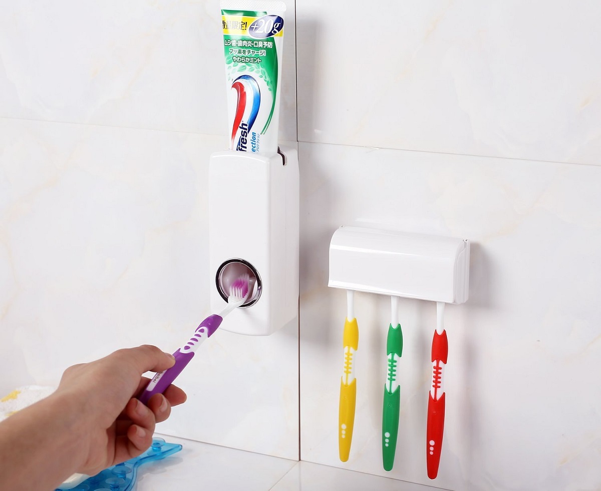 Thiết bị bóp kem đánh răng tự động giúp tiết kiệm chi phí